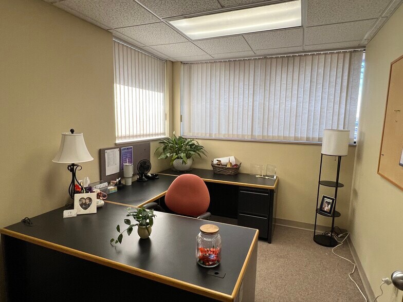 More Photos Of 221 Industry Ave, Springfield Office For Lease