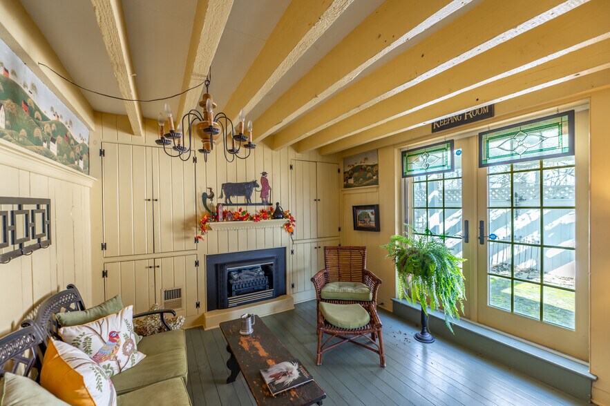 More Photos Of 547 Baltimore Pike, Glen Mills Office For Sale