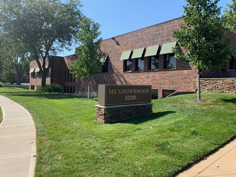 More Photos Of 5200 W 94th Ter, Prairie Village Office For Lease