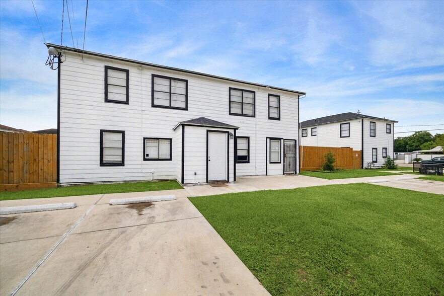 More Photos Of 904 Beverly Ave, Pasadena Apartments For Sale