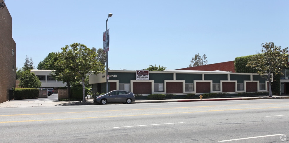 More Photos Of 15230 Burbank Blvd, Sherman Oaks Office For Lease
