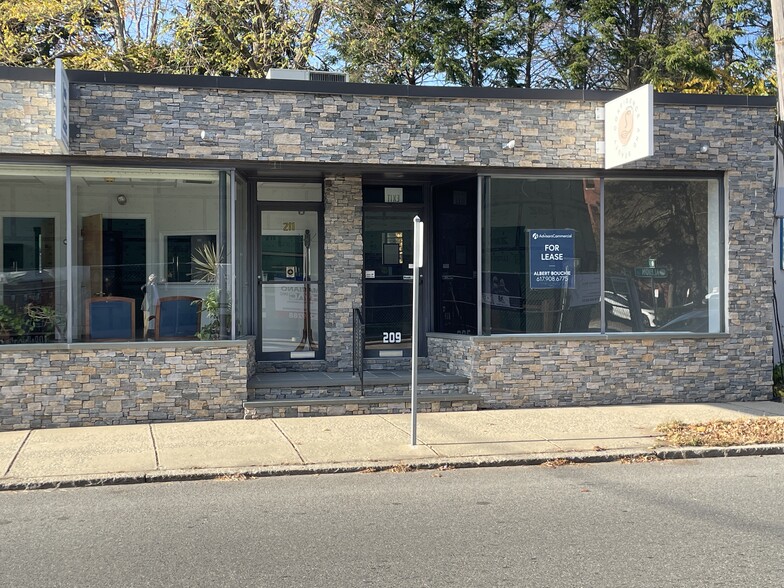 Primary Photo Of 209 Albion St, Wakefield Storefront For Lease