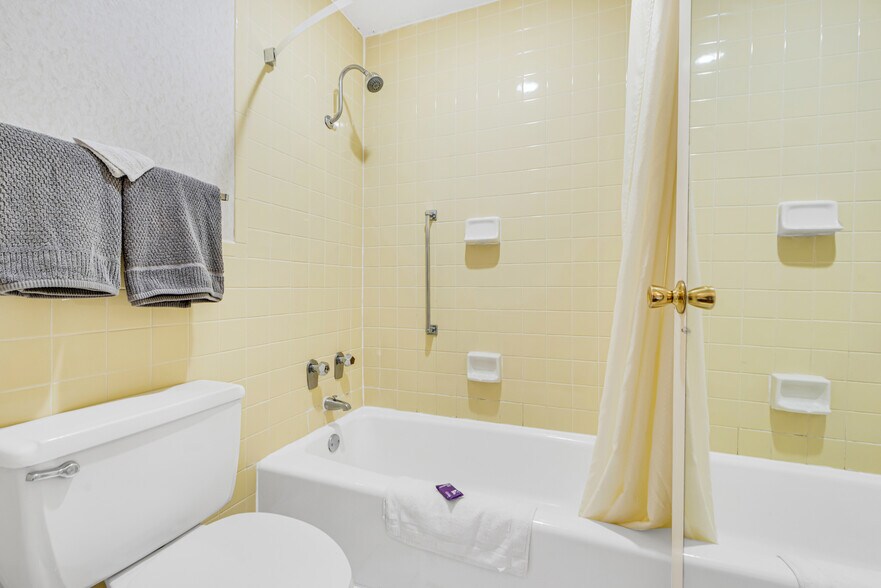 More Photos Of 1014 Cosby Hwy, Newport Hotel For Sale