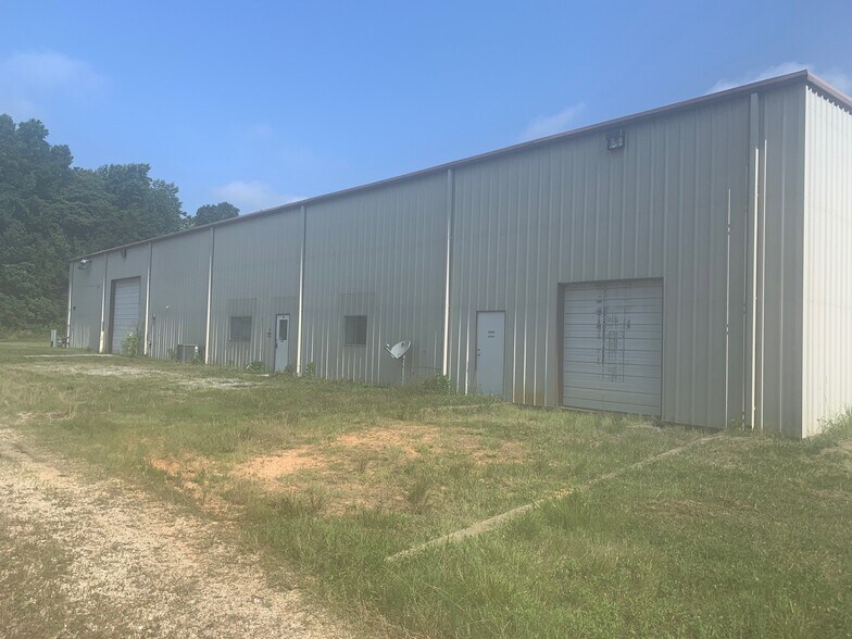 More Photos Of 331 Hill Rd, McKenzie Warehouse For Lease