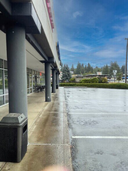 More Photos Of 3405 Commercial St SE, Salem Storefront For Lease