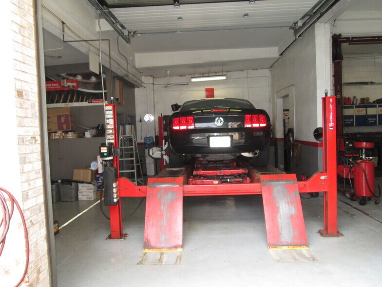 More Photos Of 525 Elm St, Kearny Auto Salvage Facility For Sale