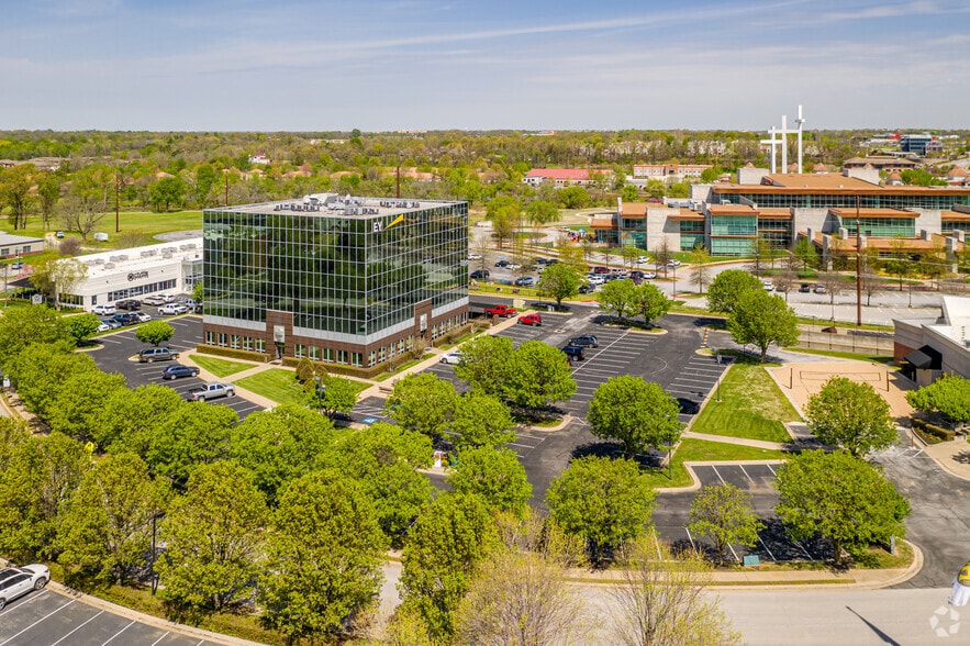 More Photos Of 5417 Pinnacle Point Dr, Rogers Office For Lease