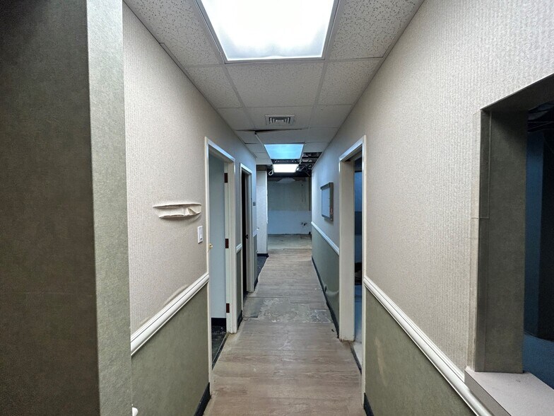 More Photos Of 1201 Northern Blvd, Manhasset Medical For Lease