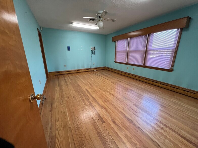 More Photos Of 2059 Baltimore Blvd, Finksburg Medical For Sale