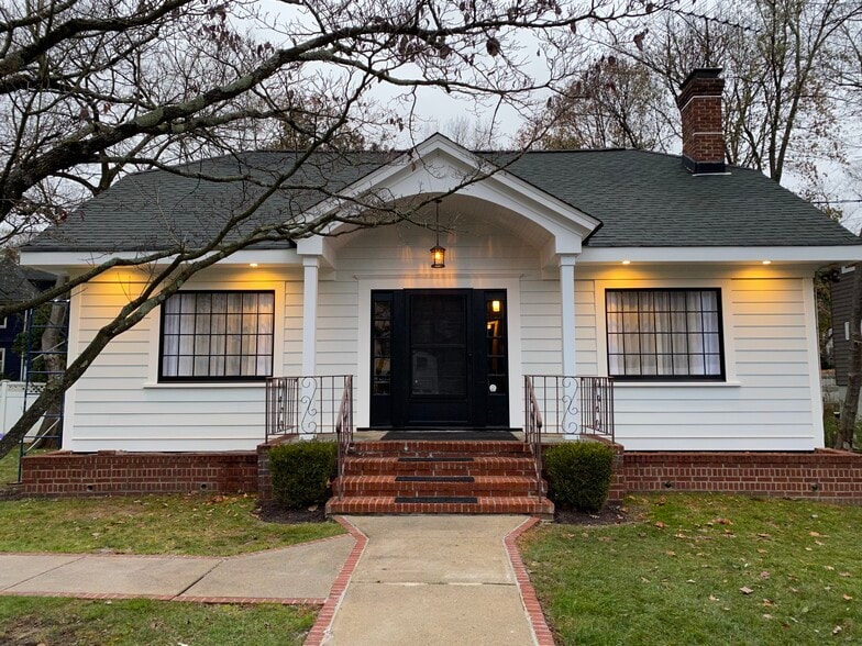 More Photos Of 27 Mine Mount Rd, Bernardsville Freestanding For Lease