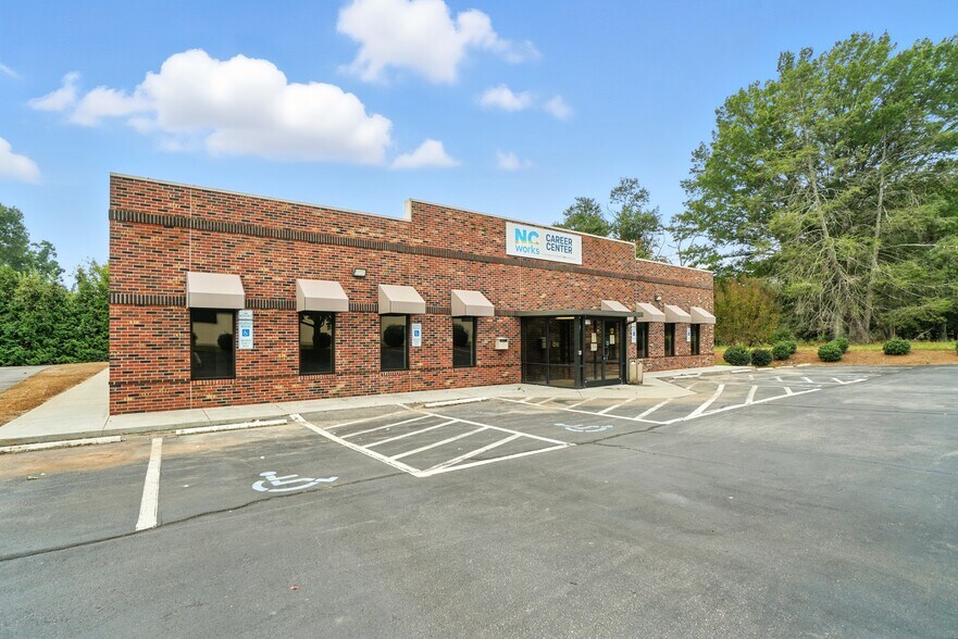 More Photos Of 133 Island Ford Rd, Statesville Office For Lease