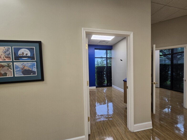 More Photos Of 4500 Hodges Blvd, Jacksonville Office For Lease