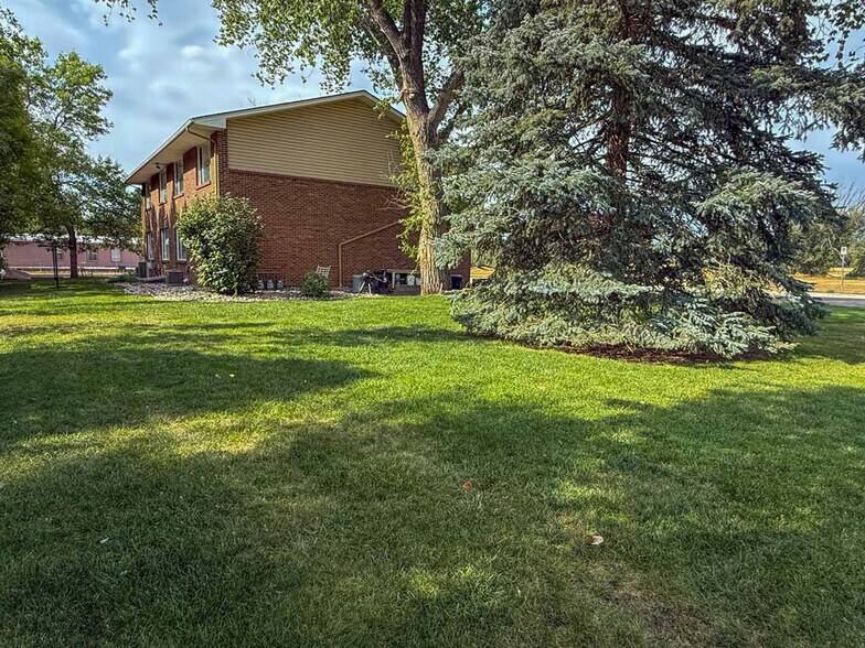 More Photos Of 101 Buckingham St, Fort Collins Apartments For Sale