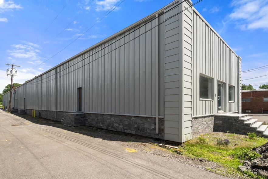 More Photos Of 45 Tosca Dr, Stoughton Warehouse For Lease