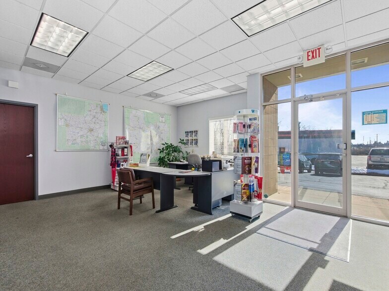 More Photos Of 6062 Lemay Ferry Rd, Saint Louis Warehouse For Sale