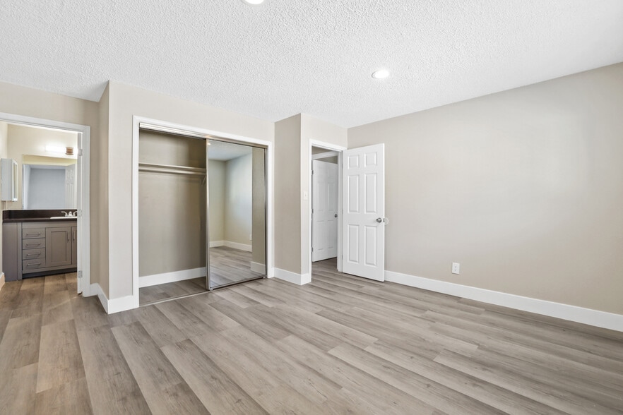 More Photos Of 200 E Wakefield Ave, Anaheim Apartments For Sale