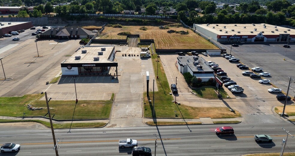 Primary Photo Of 1906 S Sheridan Rd, Tulsa Freestanding For Lease