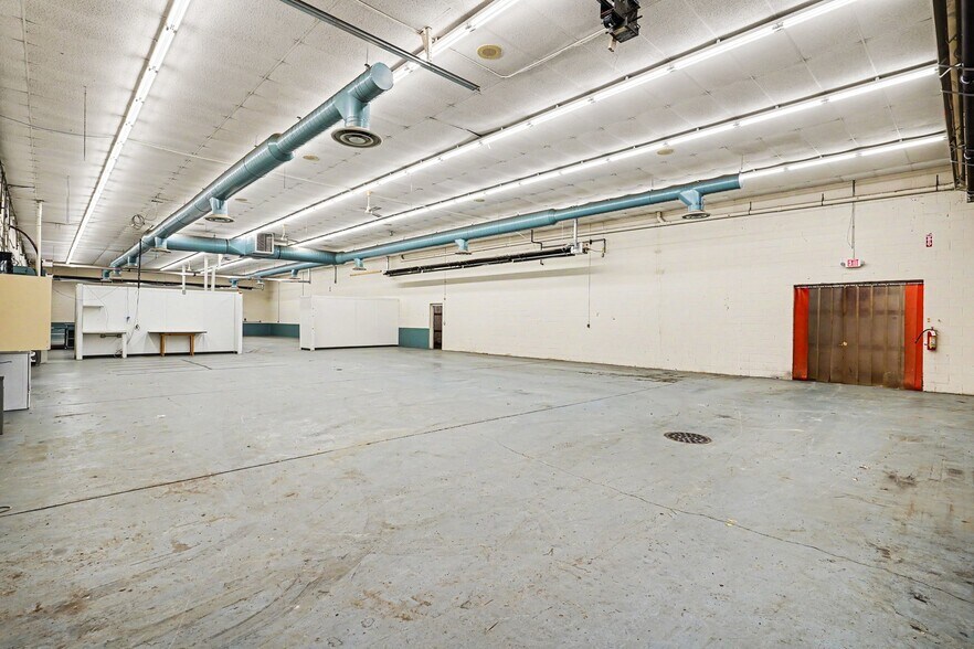 More Photos Of 1834 Bagwell St, Flint Warehouse For Sale