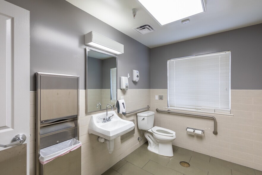 More Photos Of 730 Bennett Valley Rd, Santa Rosa Medical For Lease