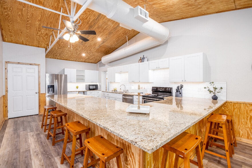 More Photos Of 12625 Sandpiper Rd, Thackerville Specialty For Sale