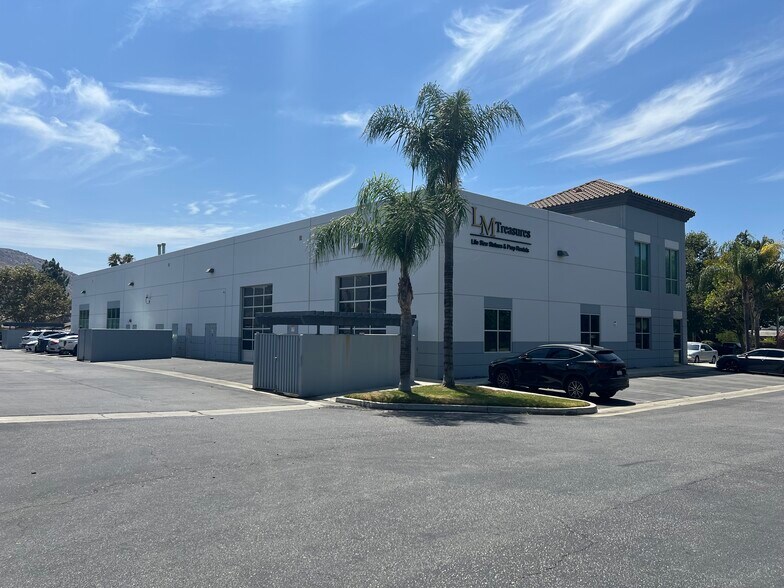 More Photos Of 10557 Juniper Ave, Fontana Warehouse For Sale