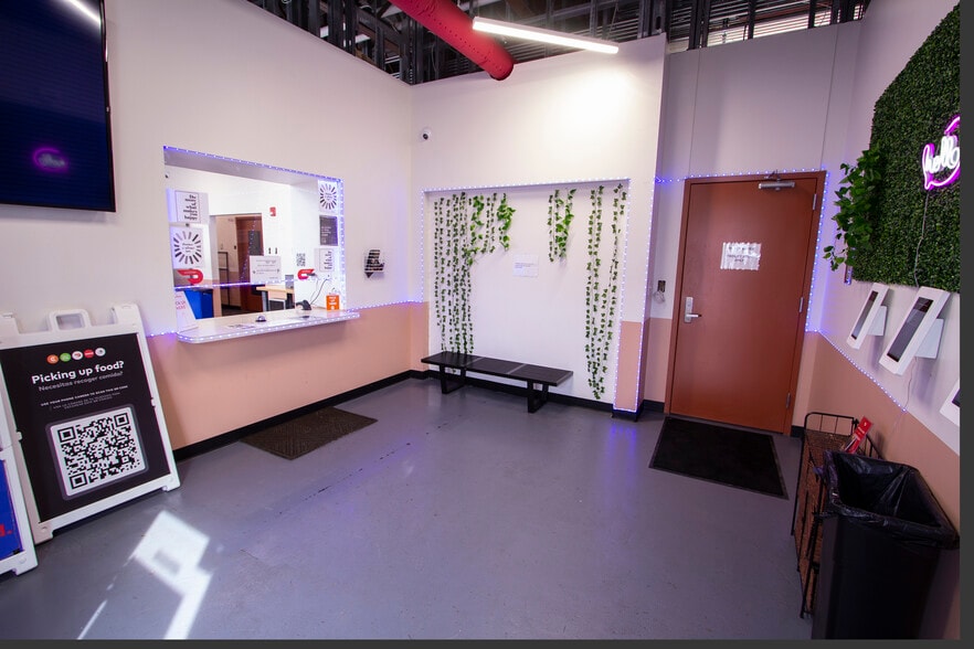More Photos Of 1516 Military Rd, Buffalo Restaurant For Lease