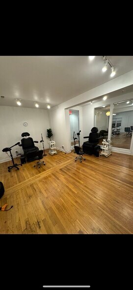 More Photos Of 677 High St, Columbus Storefront Retail Office For Lease