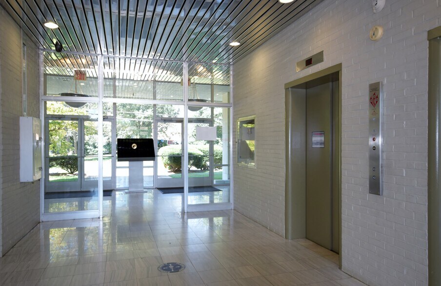 More Photos Of 200 Little Falls St, Falls Church Office For Lease