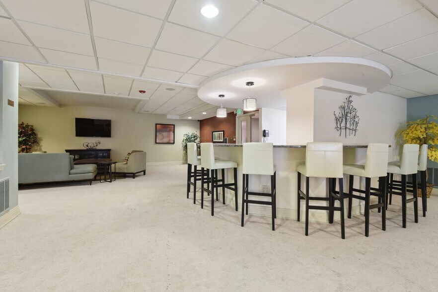 More Photos Of 2 Adams St, Denver Apartments For Sale