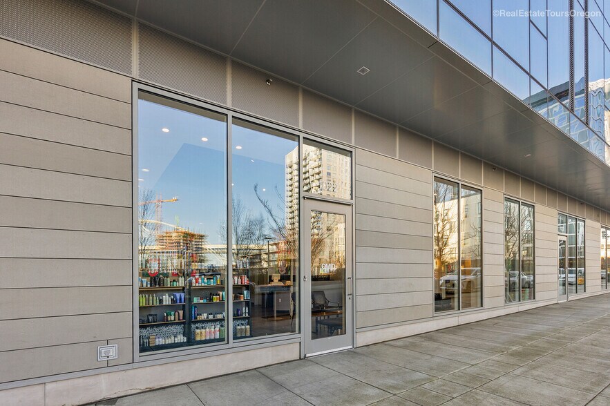 More Photos Of 1022 NW Overton St, Portland Multifamily For Sale