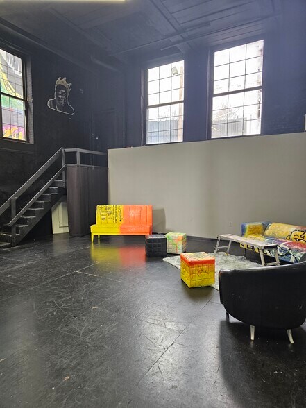 More Photos Of 86-90 Forrest St, Jersey City Warehouse For Lease