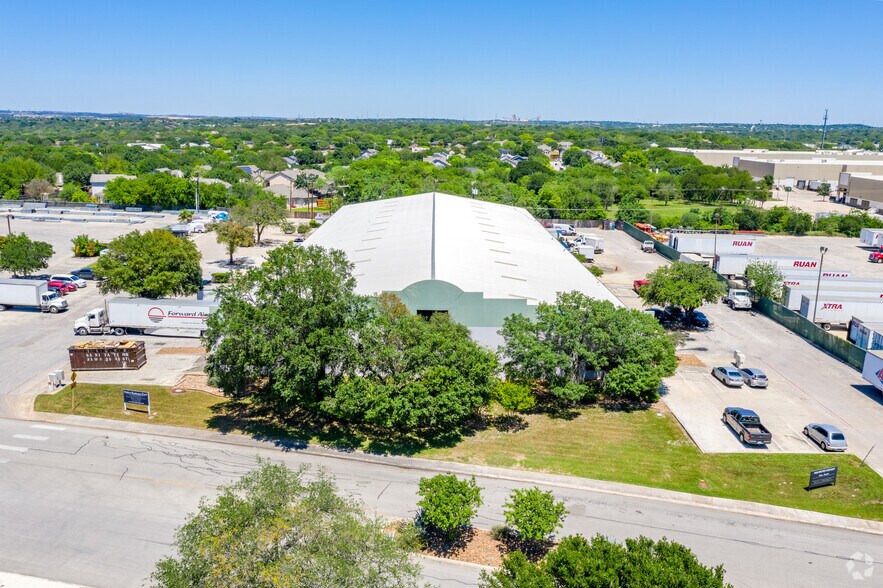 More Photos Of 3603-3645 Metro Pky, San Antonio Warehouse For Lease