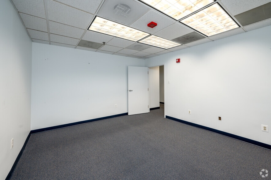 More Photos Of 7500 Greenway Center Dr, Greenbelt Unknown For Lease