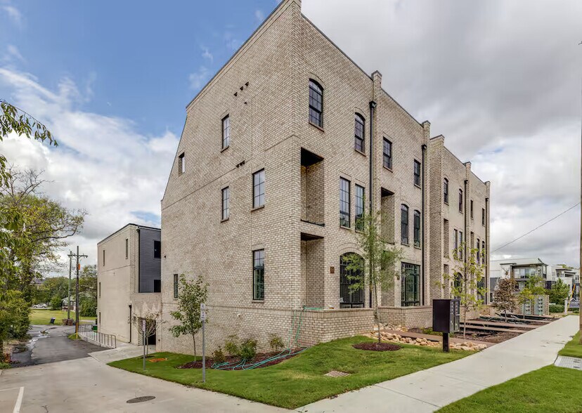 Primary Photo Of 3206 West End Cir, Nashville Apartments For Sale