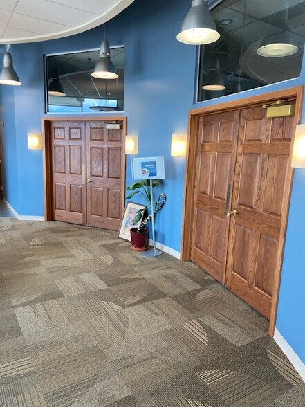 More Photos Of 130 W Bruce St, Milwaukee Office For Sale