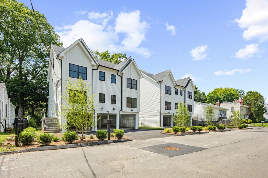 More Photos Of 26 Homestead Ln, Greenwich Apartments For Sale