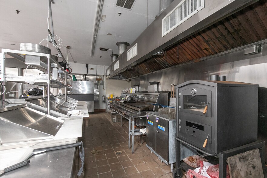 More Photos Of 4245 Austin Blvd, Island Park Restaurant For Sale