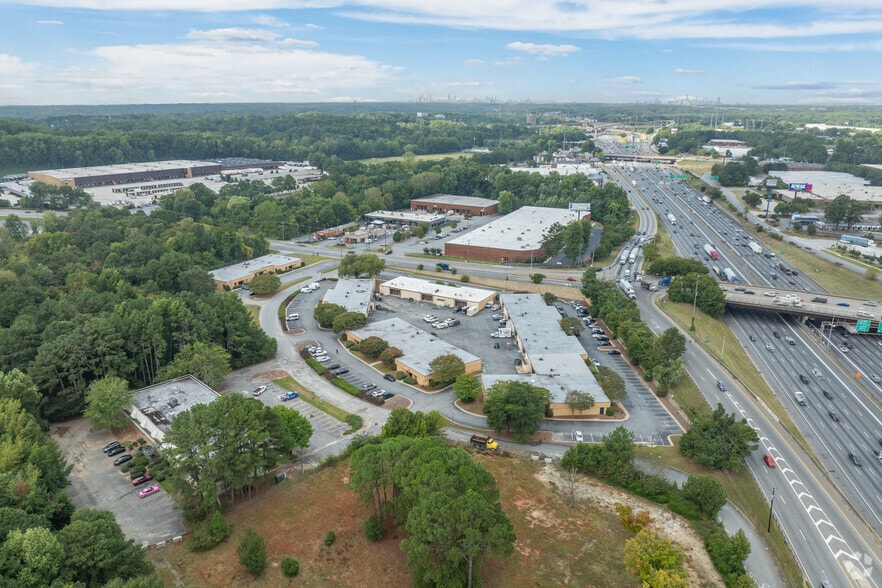 More Photos Of 4025 Pleasantdale Rd, Doraville Light Distribution For Lease