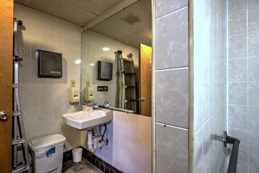 More Photos Of 399 Wolcott Rd, Wolcott Restaurant For Sale