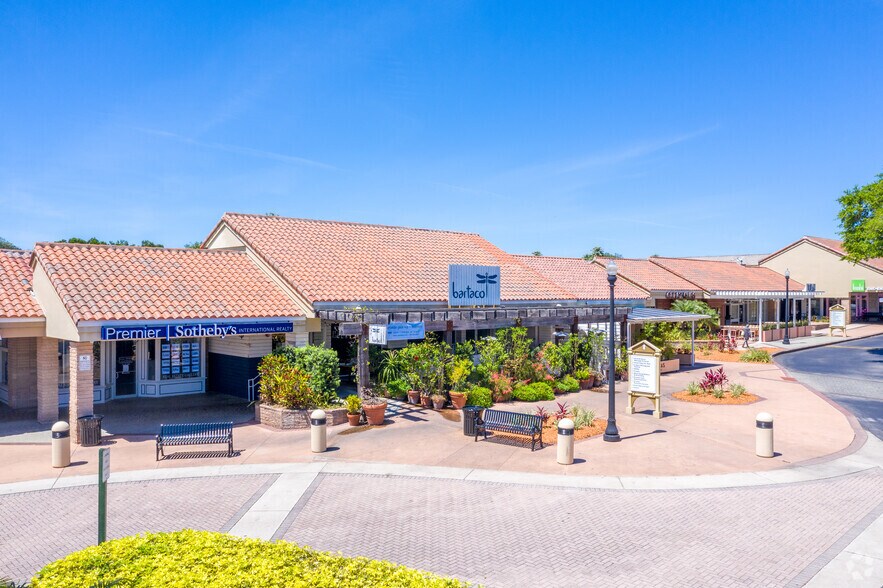 More Photos Of 7506-7524 Dr Phillips Blvd, Orlando Unknown For Lease