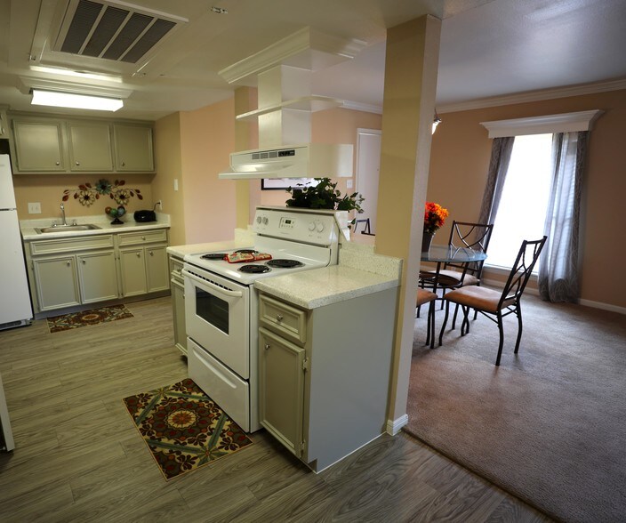 More Photos Of 701 Preston, Pasadena Apartments For Sale