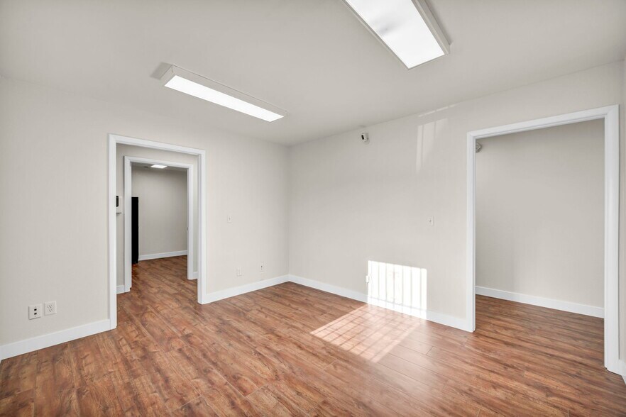 More Photos Of 4040 Arcata Way, North Las Vegas Light Manufacturing For Lease