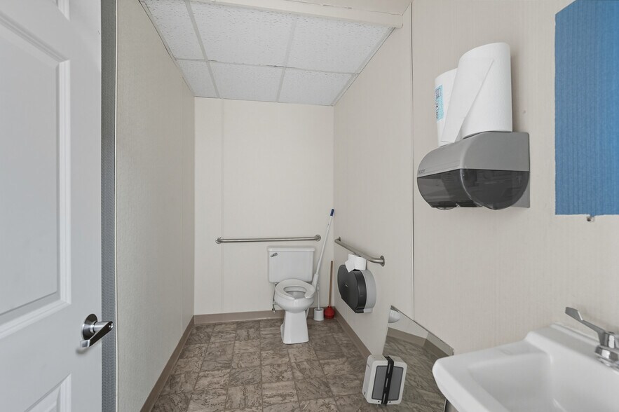 More Photos Of 9309-9319 Cincinnati-Columbus Rd, West Chester Office For Lease