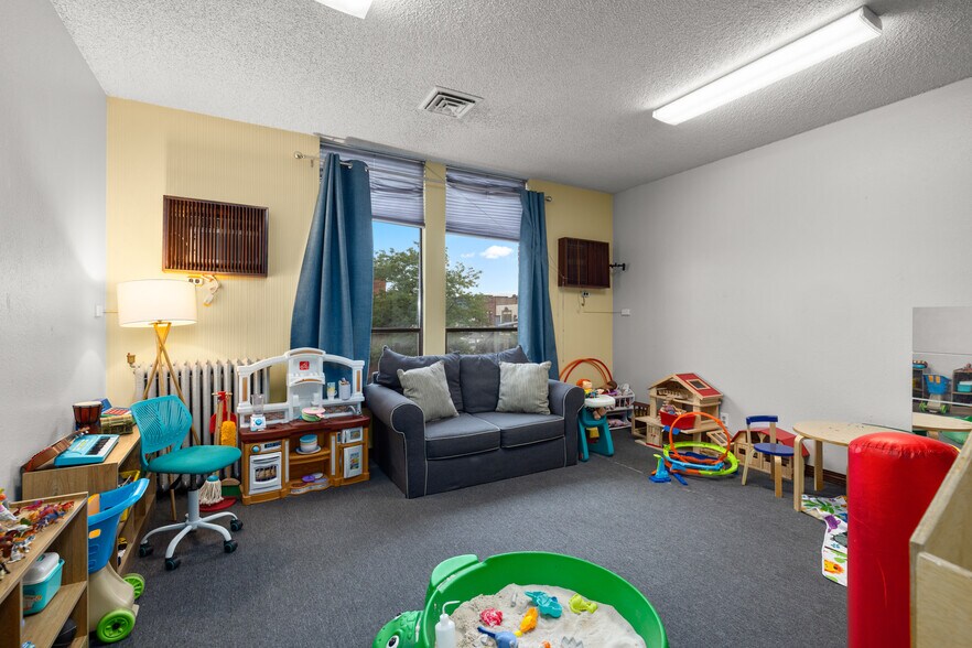 More Photos Of 17 2nd St E, Kalispell Storefront Retail Office For Sale