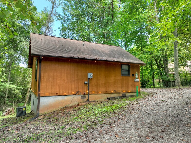 More Photos Of 77 Alpine Way, Blairsville Hotel For Sale