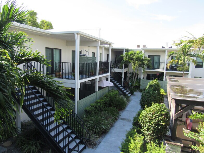More Photos Of 115 S Lois Ave, Tampa Multifamily For Sale