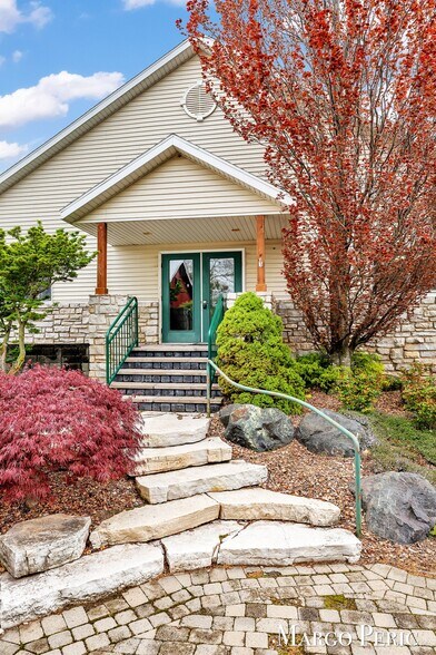 More Photos Of 7884 Eastern Ave SE, Grand Rapids Loft Creative Space For Lease