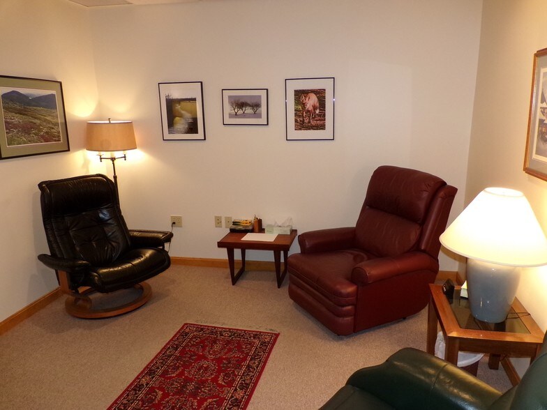 More Photos Of 401 Gilford Ave, Gilford Medical For Lease