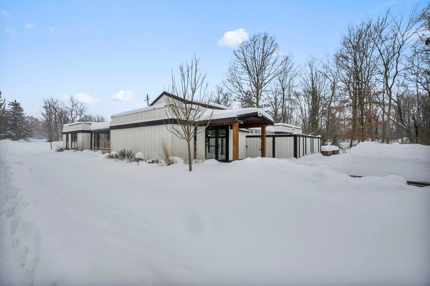 More Photos Of 1929 E Royalton Rd, Broadview Heights Office For Lease