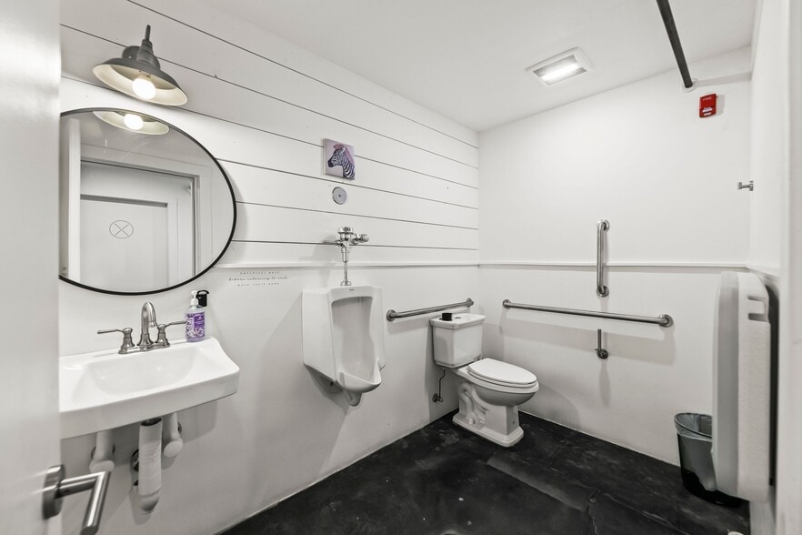 More Photos Of 114 E Main St, Manhattan Storefront Retail Office For Sale